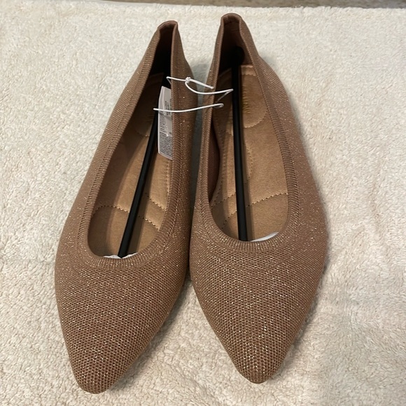 Old Navy soft-knit flats - Picture 1 of 5